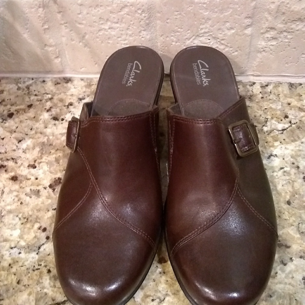 Clarks Bendables Clogs Burgundy Leather Mules 7.5